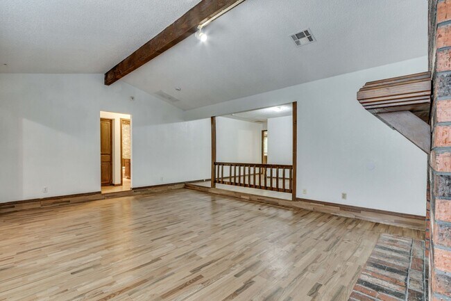 Building Photo - 7312/7314 Kings Manor Court