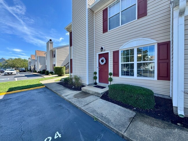 Building Photo - Updated & Ready 05-21-26! Dog Friendly Home w/Community Pool, Clubhouse, Tennis Courts & More!