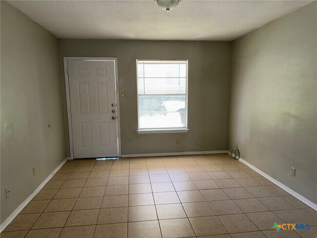 Building Photo - 1207 Charisse St