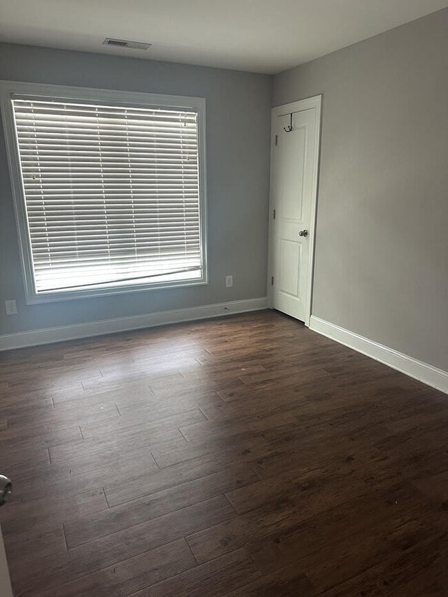 Building Photo - Beautiful 4 beds 3 baths in Raleigh