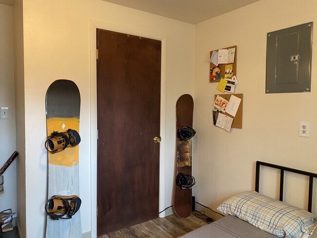 Building Photo - STUDENTS WELCOME! Spacious single-family home in the heart of Ft. Collins!