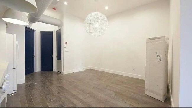 Building Photo - 4 bedroom in BROOKLYN NY 11221