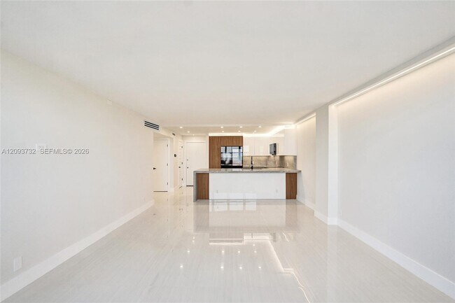 Building Photo - 1400 S Ocean Dr