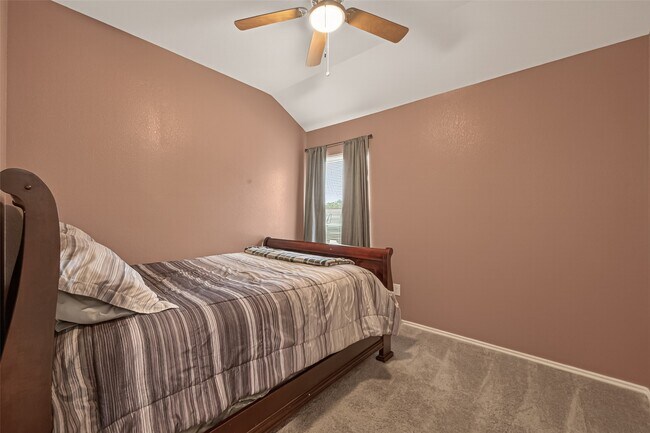 Building Photo - 10411 Meadow Saffron Dr
