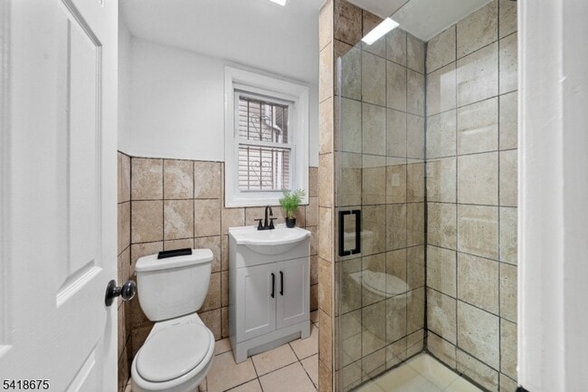 Building Photo - 334 Pine St