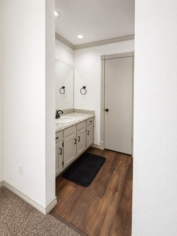 Building Photo - 1310 Westheimer Rd