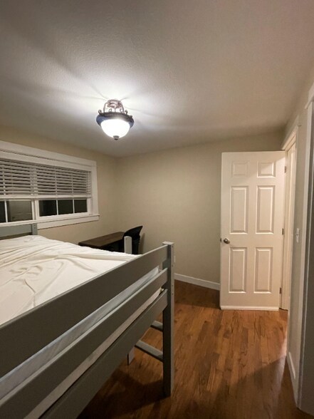 Primary Photo - 13341 31st Ave NE