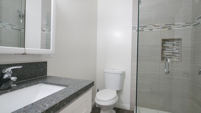 Building Photo - 5545 Mary Lane Dr