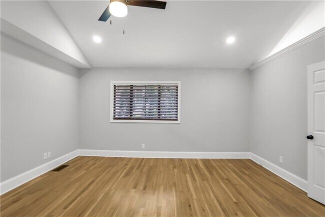 Building Photo - 2925 Arden Rd NW