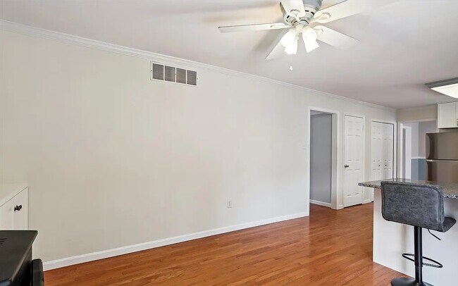 Building Photo - 103 Huntington Ct