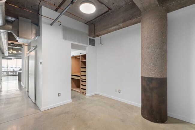 Building Photo - 901 N 3rd St