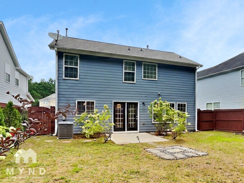 Building Photo - 2260 Valley Creek Dr