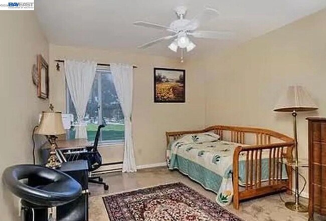 Building Photo - 1720 Halford Ave