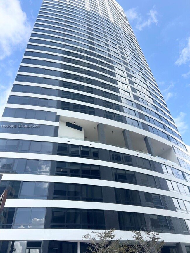 Building Photo - 225 N Miami Ave