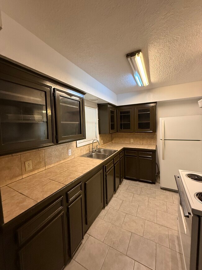 Building Photo - 500 Scott St