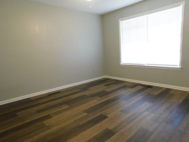 Building Photo - 4 bedroom house Fort Smith