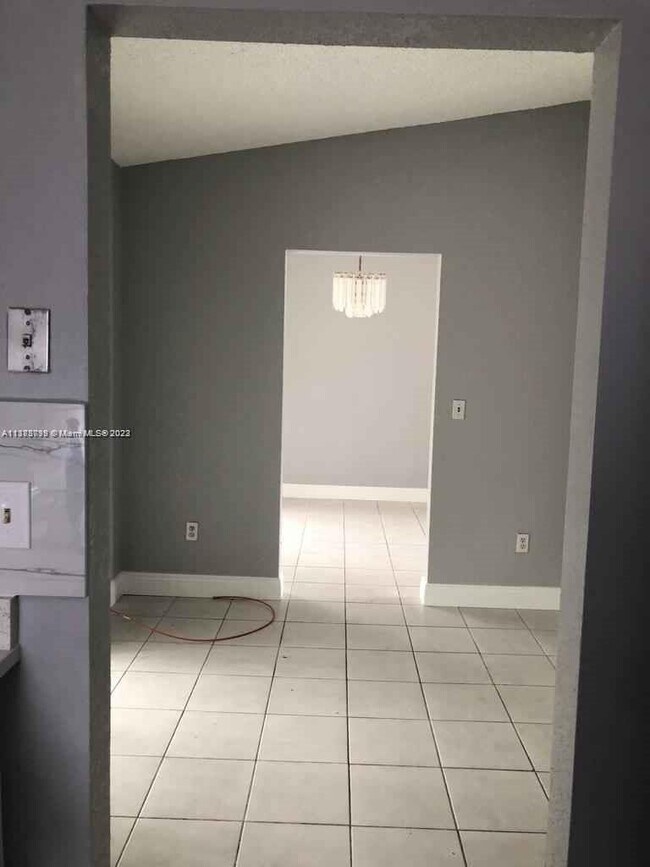 Building Photo - 9200 Andora Dr