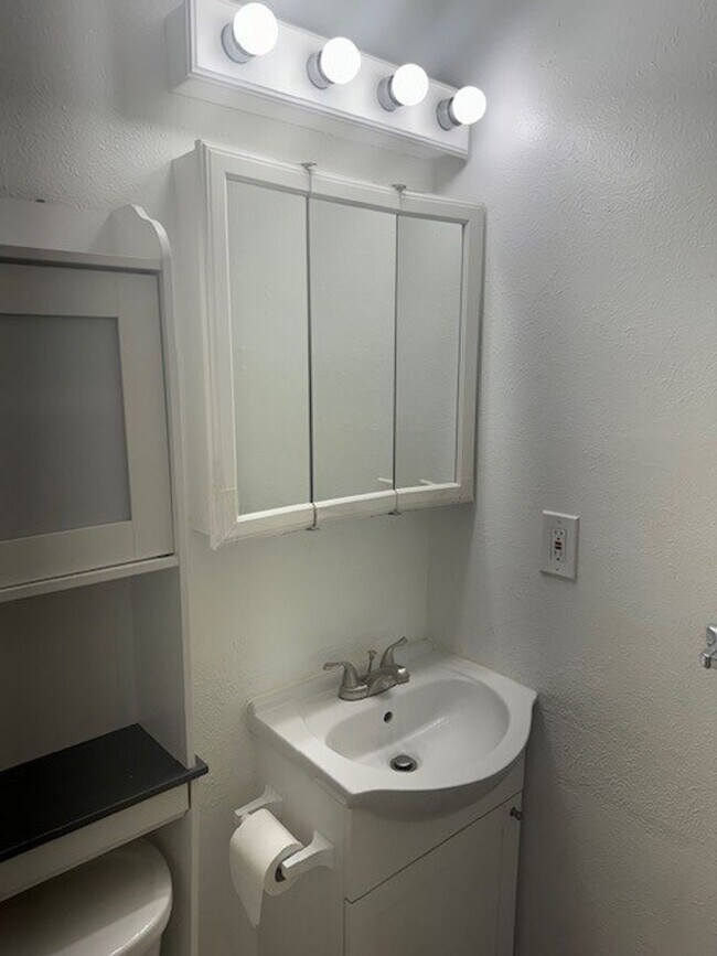 Building Photo - Niwot Condo