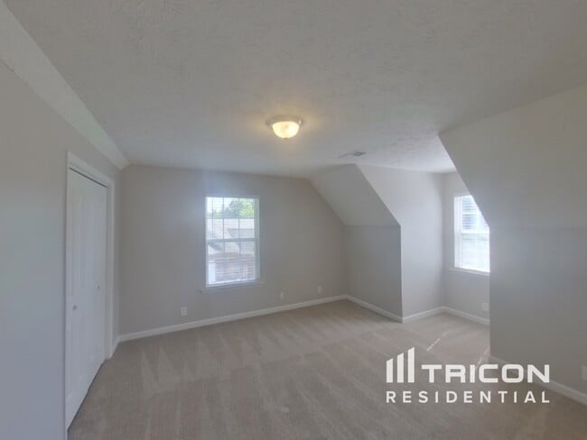 Building Photo - 1526 Amberwood Cir