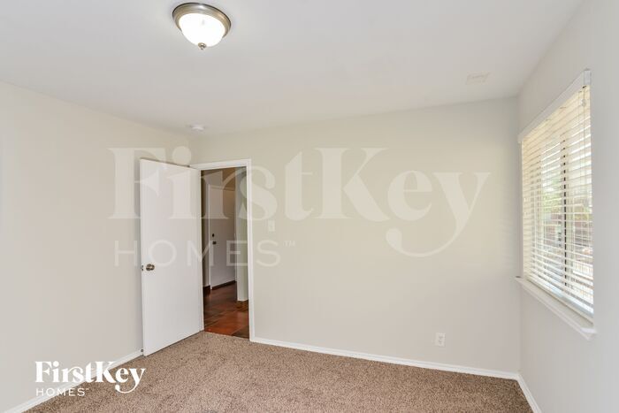 Building Photo - 654 Diamond Falls
