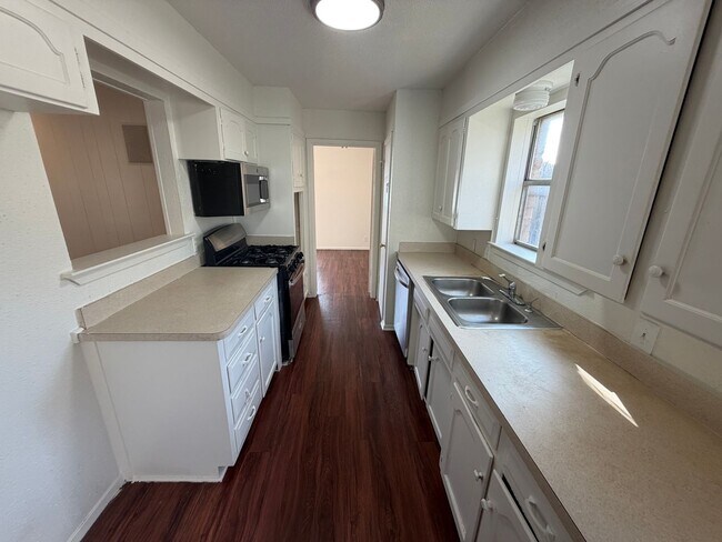 Building Photo - Location....Location....Location....