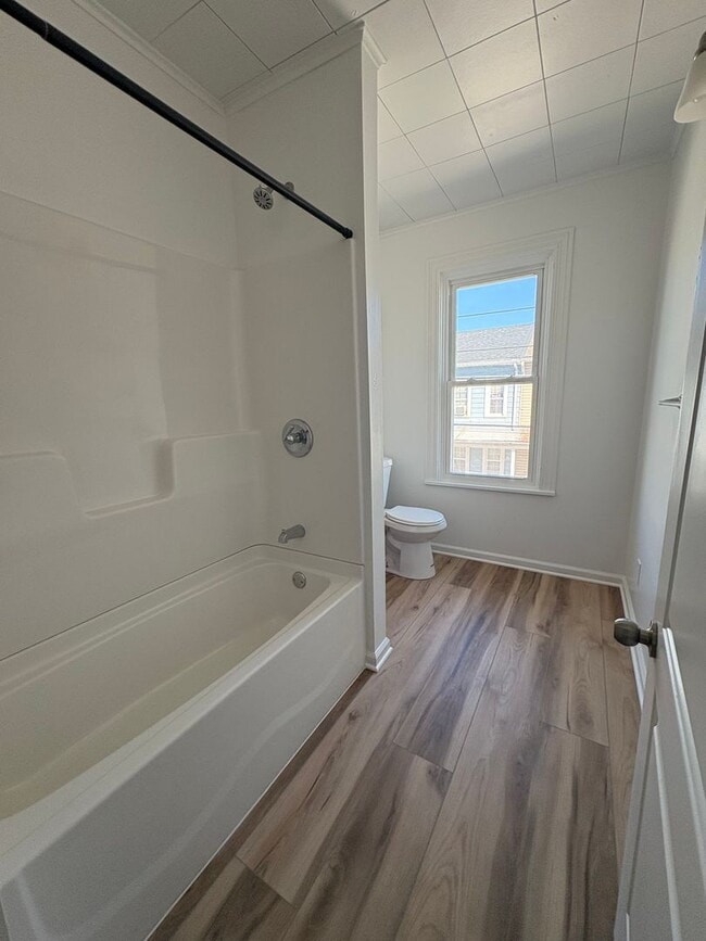 Building Photo - Newly Renovated Huge 3 Bed/ 3 Bath in Charming Downtown Carlisle