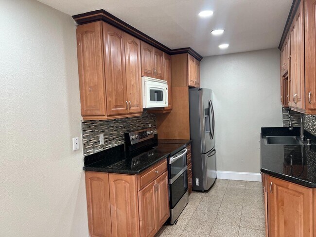 Building Photo - 2598 Knightsbridge Ln