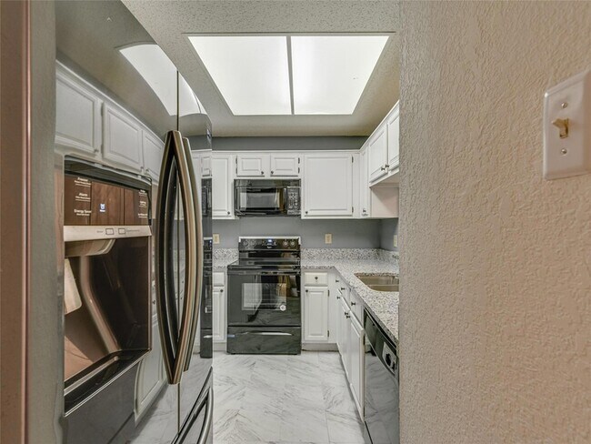 Building Photo - 3607L W Northgate Dr