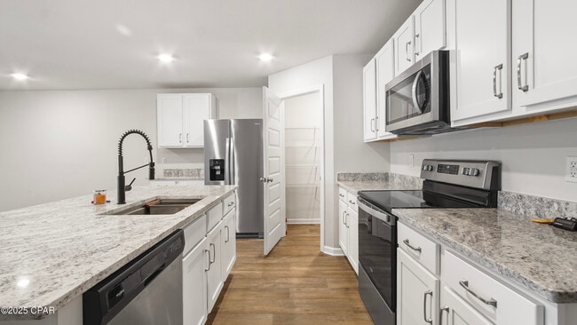 Building Photo - 4028 Silver Spur Rd