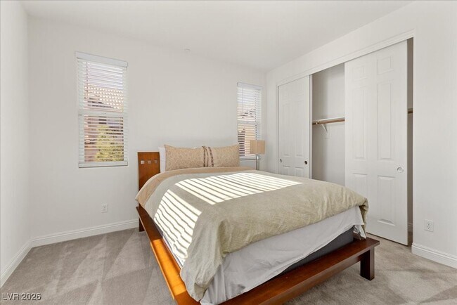 Building Photo - 2 Corte Belleza