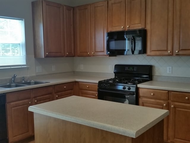 Building Photo - 7772 Parkside Dr