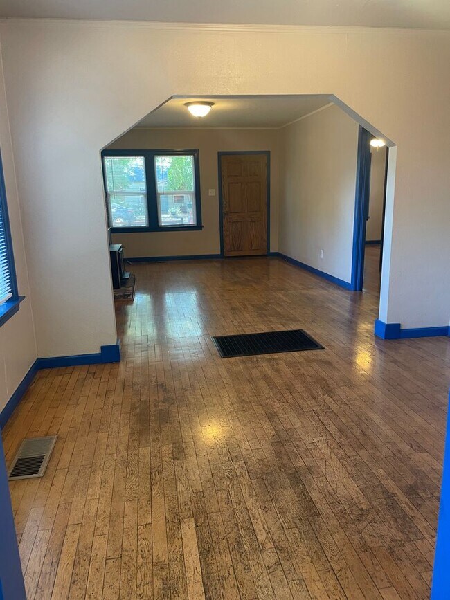 Building Photo - MASSIVE and Recently Renovated 3 Bed 2 Bath Home With Extra 1 Bed/Half Bath Bonus Cottage!