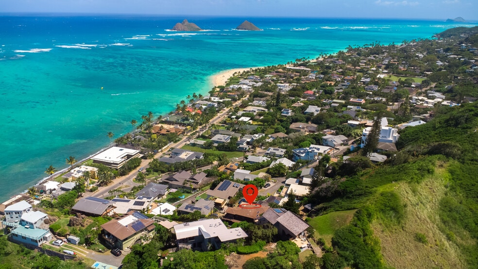 The Mokulua Islands are right out your lanai door. - 21 Aalapapa Pl