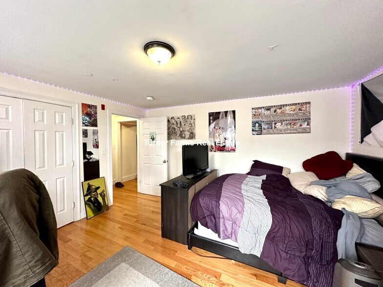 Building Photo - 107 Fisher Ave