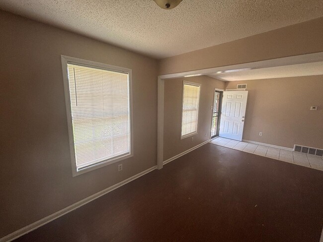 Building Photo - 5083 Applewood Dr