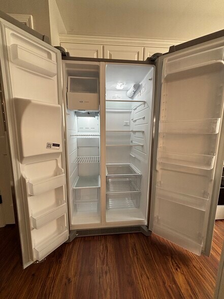 Building Photo - 808 Woodsford Dr