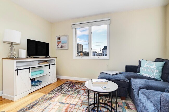 Building Photo - 9801 Ventnor Ave