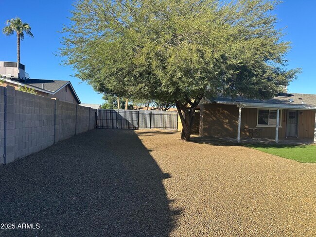 Building Photo - 4109 E Winchcomb Dr