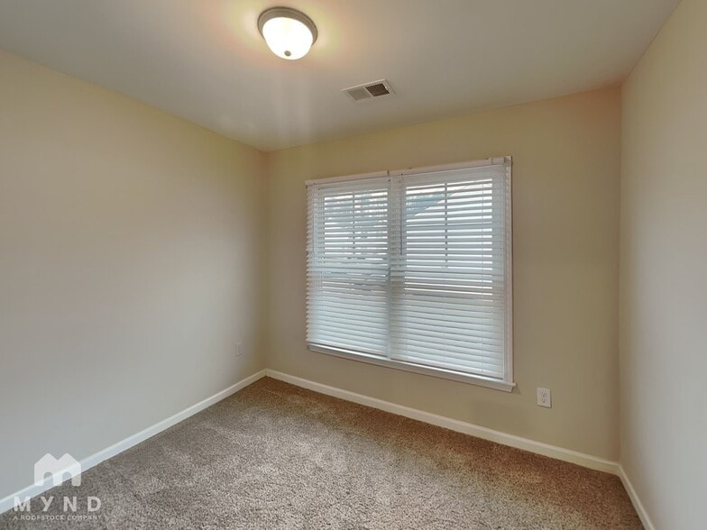 Building Photo - 2818 Laurel Ridge Cir