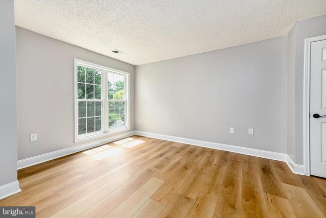 Building Photo - 20991 Timber Ridge Terrace