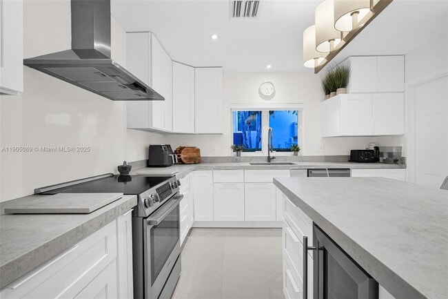 Building Photo - 397 Harbor Ct