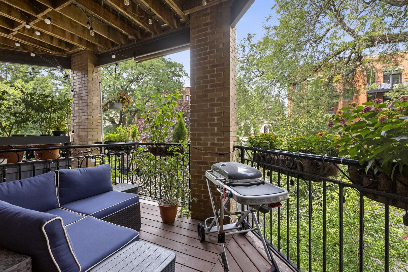 Building Photo - 5219 N Winthrop Ave