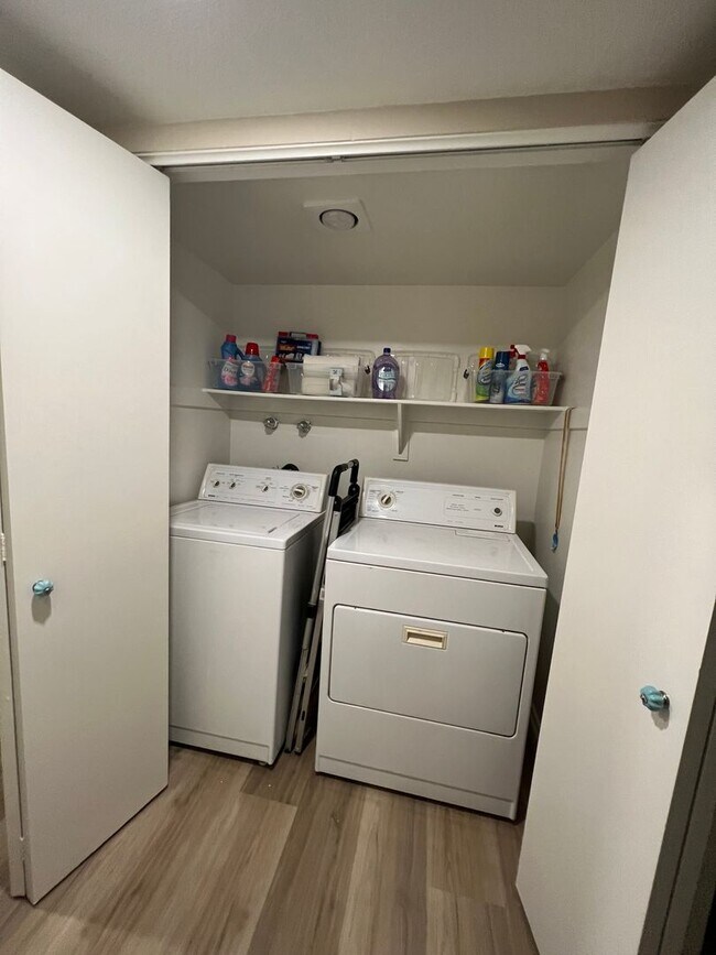 Building Photo - Two bedroom condo on the beach