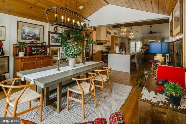 Building Photo - 13230 Falls Rd