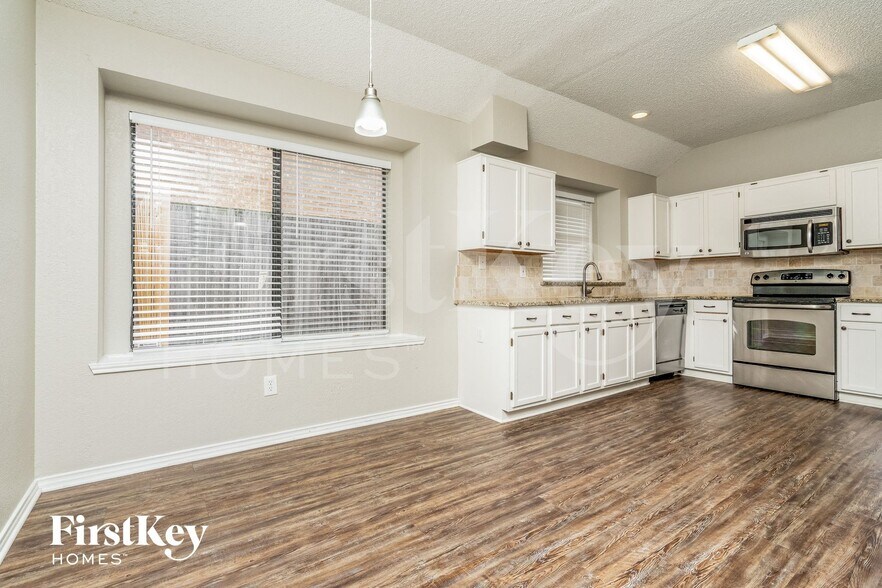 Building Photo - 7921 Rice Dr