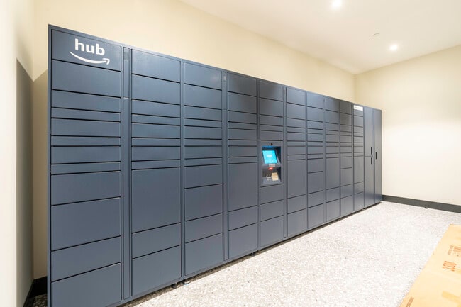 Package Room - Gallery Marti Park
