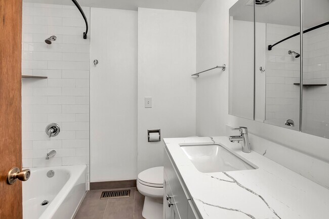 Building Photo - 3065 124th Ave NE