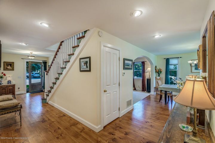 Building Photo - 1359 Wald Dr