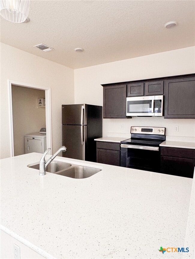 Building Photo - 4913 Rose Gdn Lp