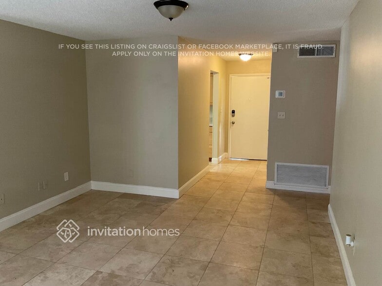 Building Photo - 910 Little Bend Rd